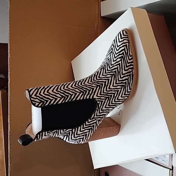 OASIS SOCIETY Esmee - Chelsea Boot Heel Women's Size 8.5 - Picture 3 of 13